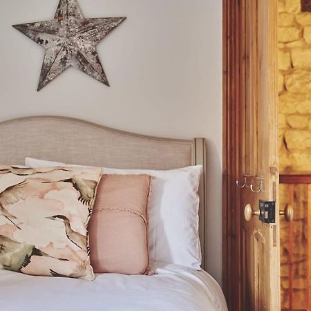 Large Stylish Luxury Cotswold Cottage - Ideal For Families, W/ Ev Charging Andoversford Esterno foto
