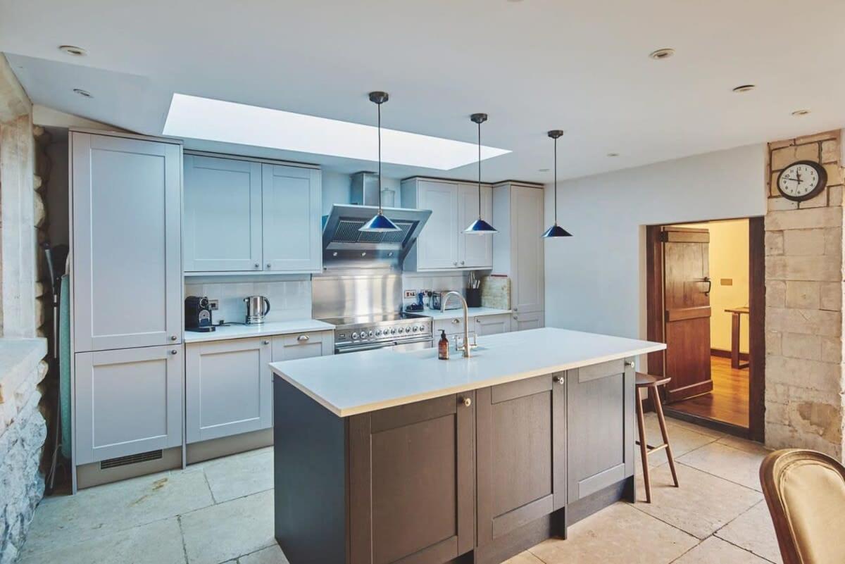 Large Stylish Luxury Cotswold Cottage - Ideal For Families, W/ Ev Charging Andoversford Esterno foto