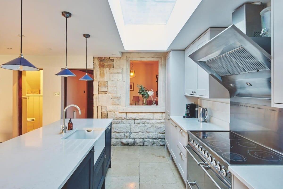 Large Stylish Luxury Cotswold Cottage - Ideal For Families, W/ Ev Charging Andoversford Esterno foto