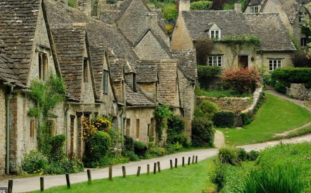 Large Stylish Luxury Cotswold Cottage - Ideal For Families, W/ Ev Charging Andoversford Esterno foto
