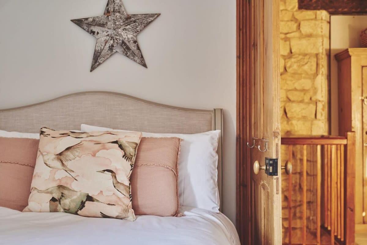 Large Stylish Luxury Cotswold Cottage - Ideal For Families, W/ Ev Charging Andoversford Esterno foto