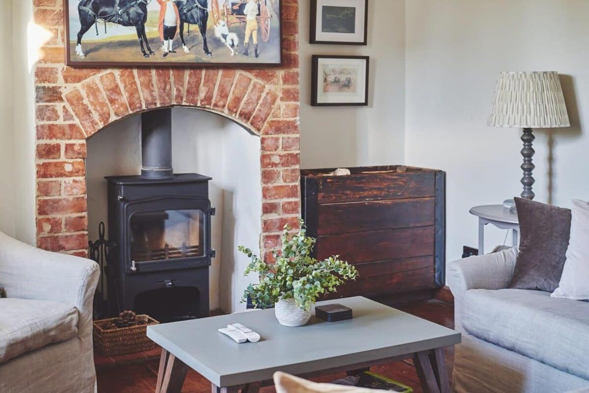 Large Stylish Luxury Cotswold Cottage - Ideal For Families, W/ Ev Charging Andoversford Esterno foto