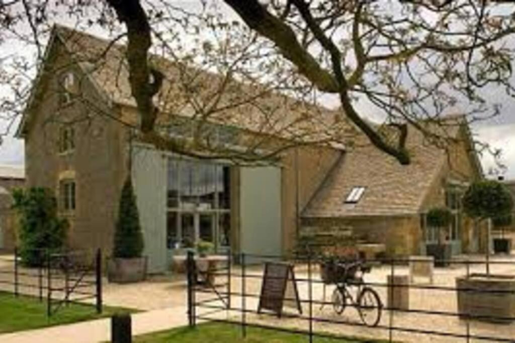 Large Stylish Luxury Cotswold Cottage - Ideal For Families, W/ Ev Charging Andoversford Esterno foto